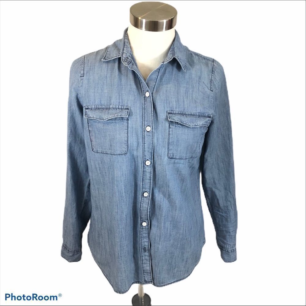 Old Navy Classic Medium Wash Chambray Button Down